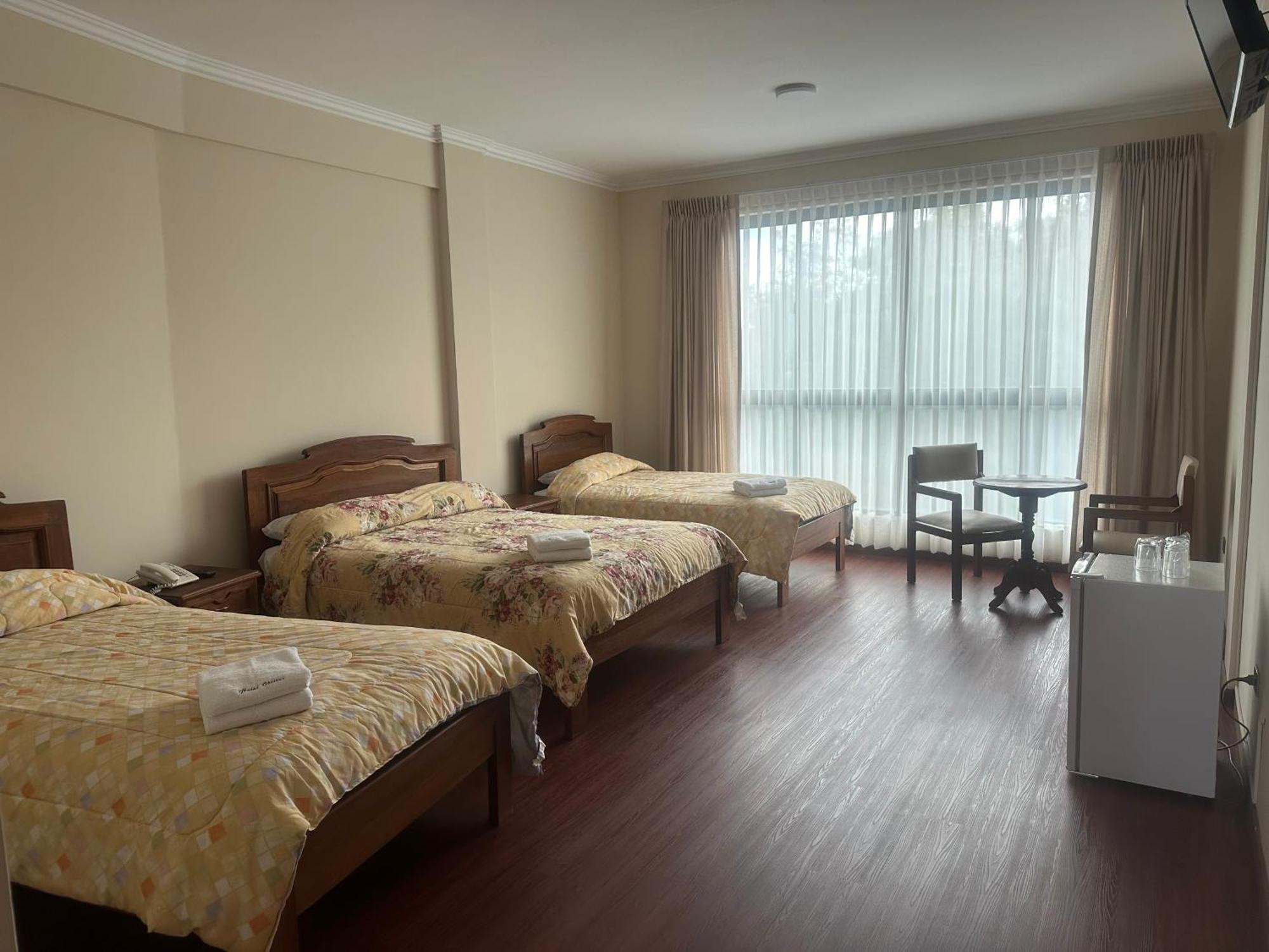 קוצ'במבה Hotel Oblitas מראה חיצוני תמונה