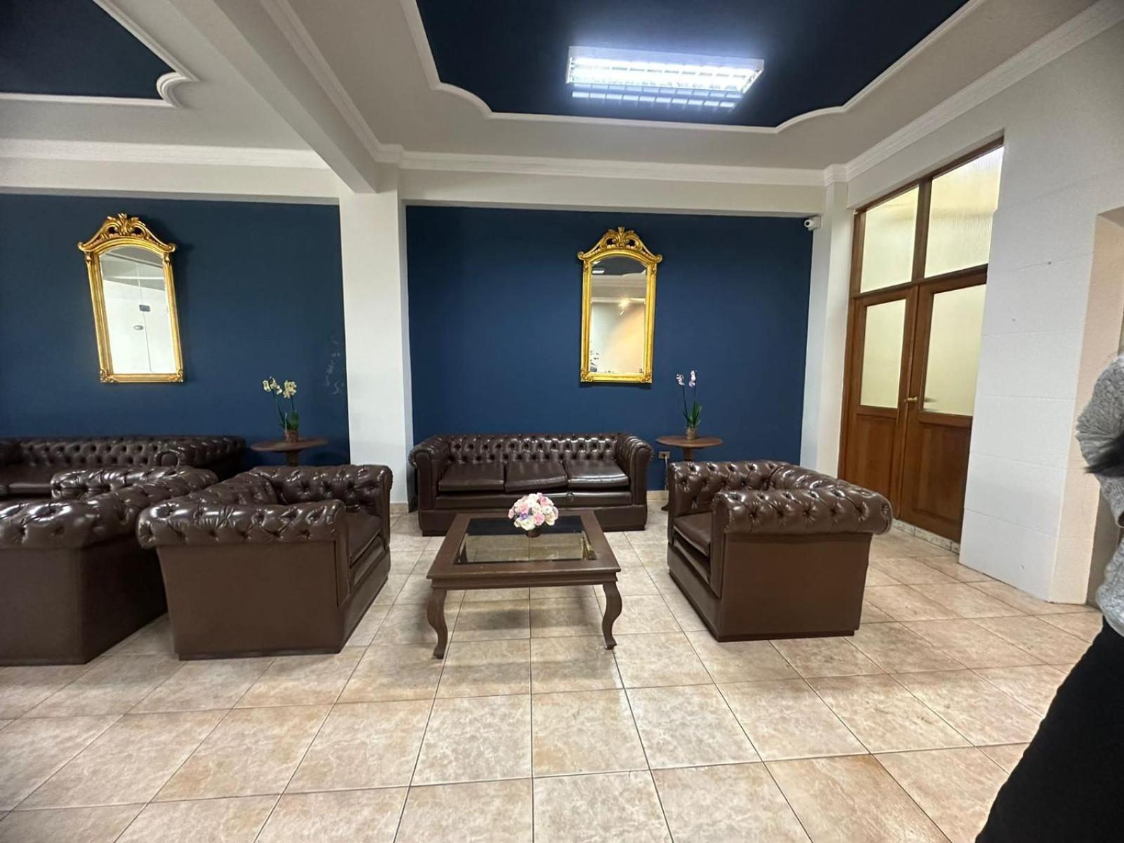 קוצ'במבה Hotel Oblitas מראה חיצוני תמונה
