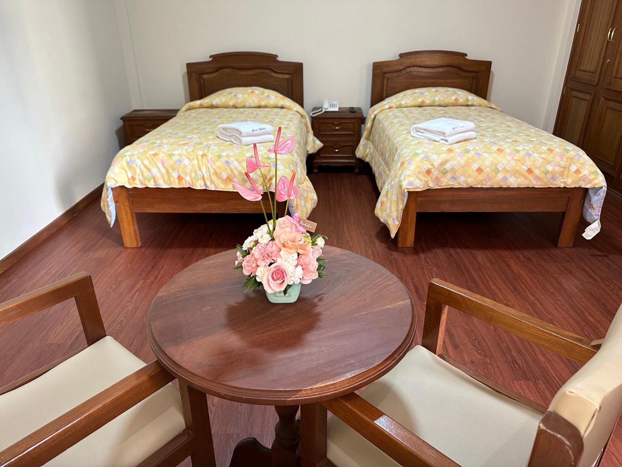 קוצ'במבה Hotel Oblitas מראה חיצוני תמונה
